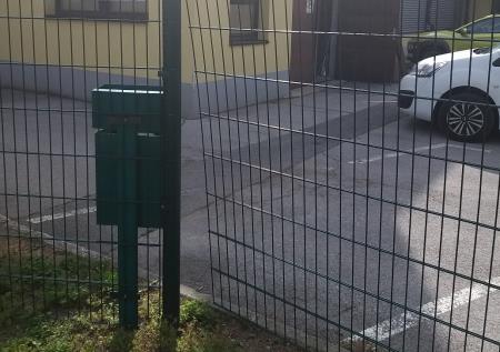 Vandalizem na ograji pri OŠ Cerknica 05 Foto Boštjan Otoničar